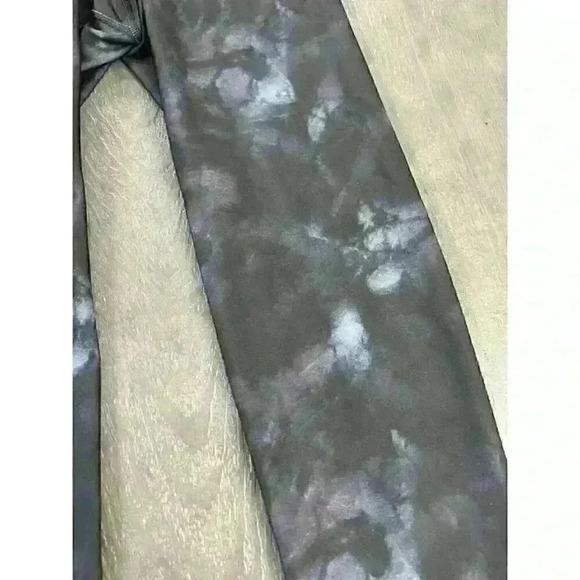 Old Navy Womens Powersoft Extra High Rise Galaxy Leggings Hidden Pocket Sz XS - Picture 6 of 10